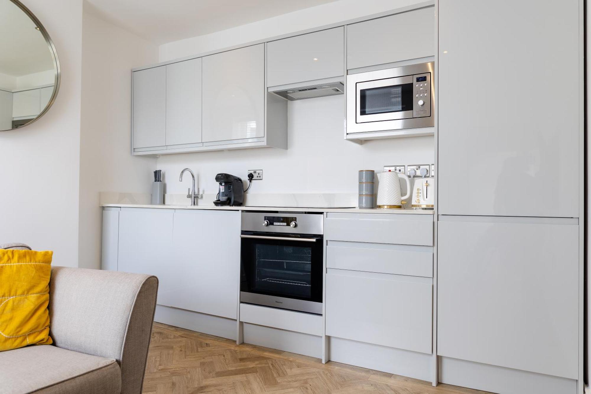 Boutique City Centre Apartments Cardiff Exterior photo