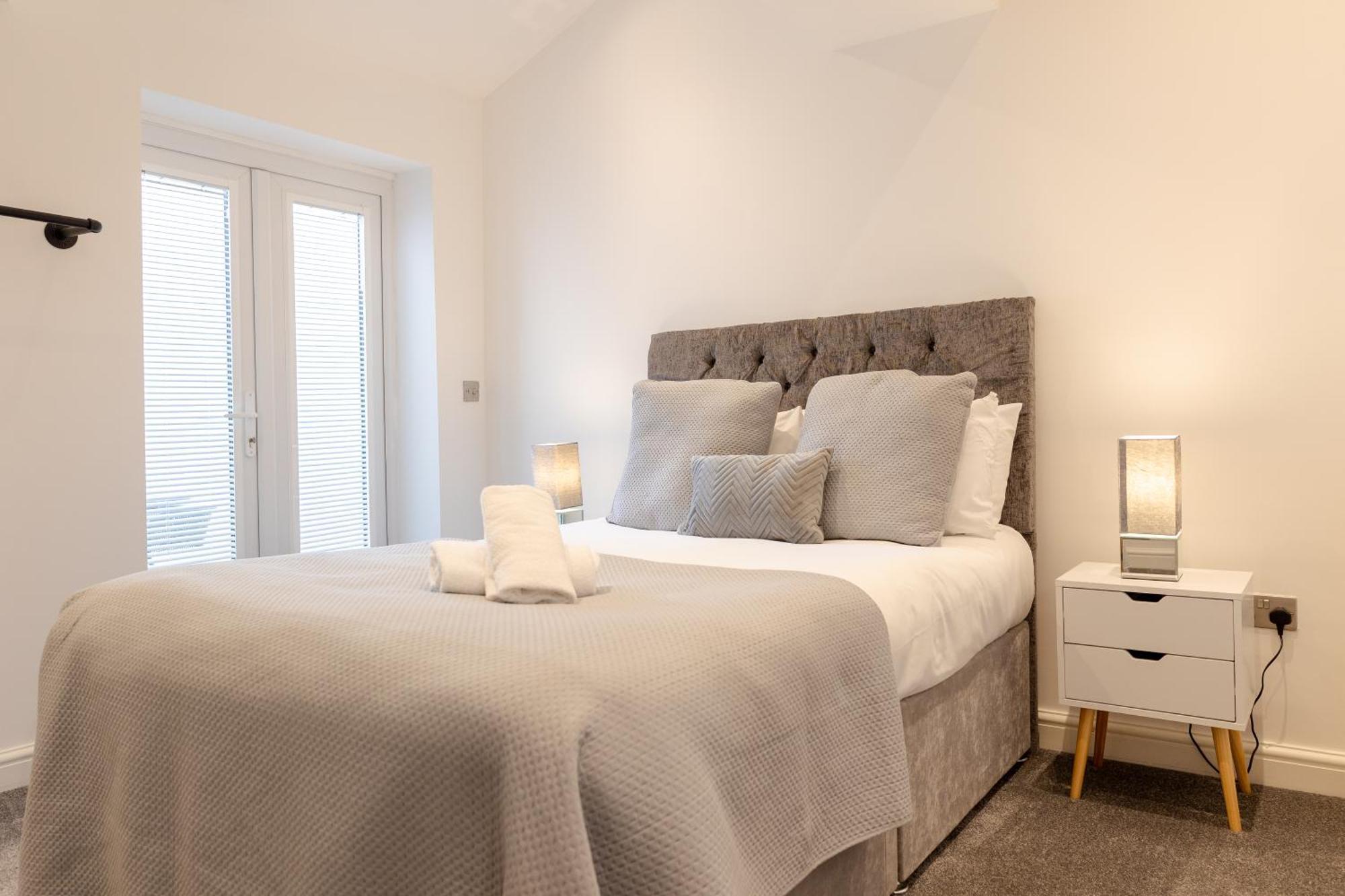 Boutique City Centre Apartments Cardiff Exterior photo